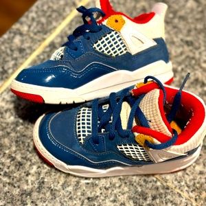 Toddler size 9c Jordan 4retro!